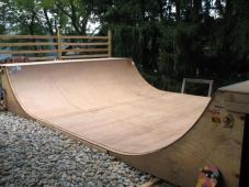 mini ramp skate.jpg